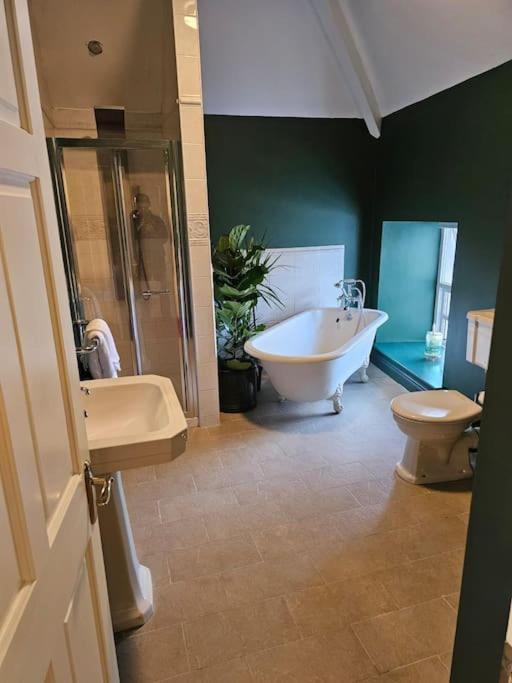 Hill House Lodge Sleeps 6 Overlooking The Rock Of Cashel Cashel  Kültér fotó